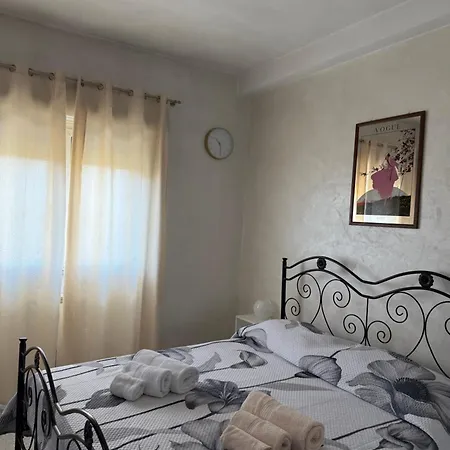 Residenza Anagnina Roma